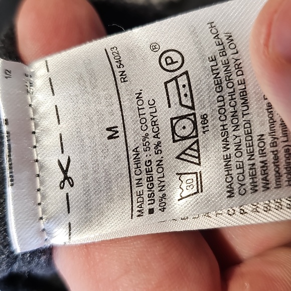 GAP  Medium Black and White Reindeer Crewneck Sweater - Picture 5 of 5